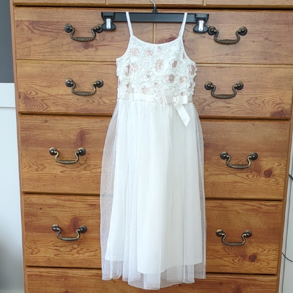 White Classy Tulle Dress - Picture 1 of 5